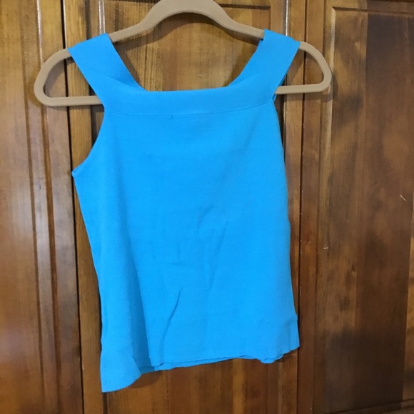 Joseph A woman’s sleeveless blouse, size M - Picture 2 of 3